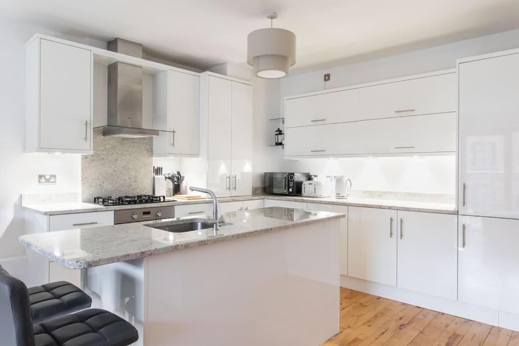 Best City Centre Luxurious Home Free Parking Belfast Bagian luar foto